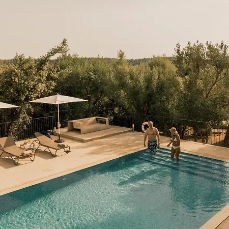 Cal Secretari Vell - Turismo De Interior Hotel La Cabaneta