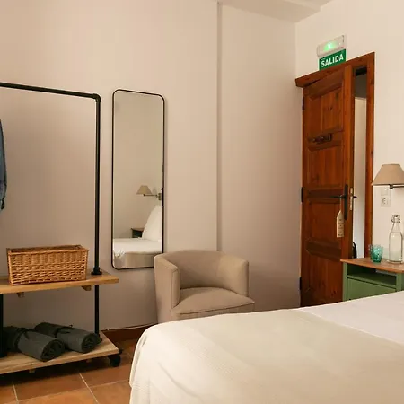 Hotel Cal Secretari Vell - Turismo De Interior
